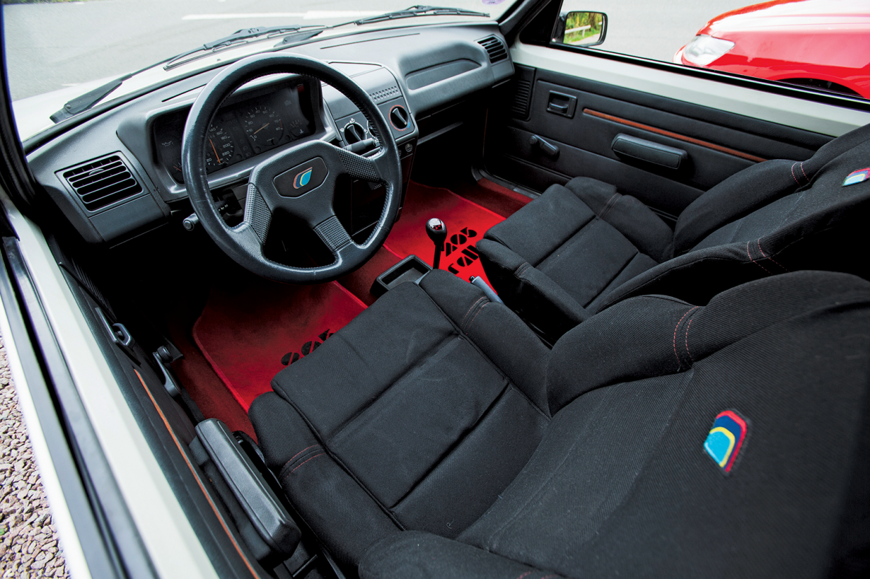 Classic%20&%20Sports%20Car%20%E2%80%93%2