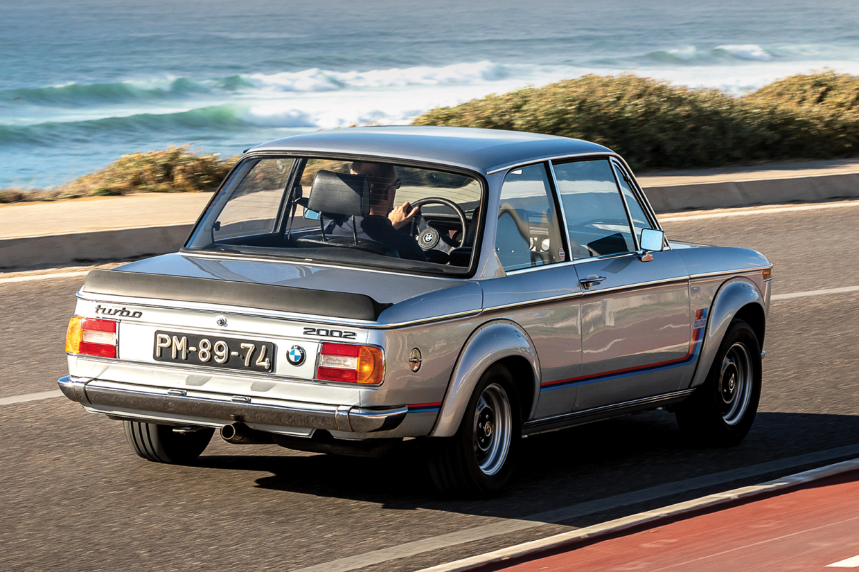 Classic-&-Sports-Car%E2%80%93BMW-2002-tu