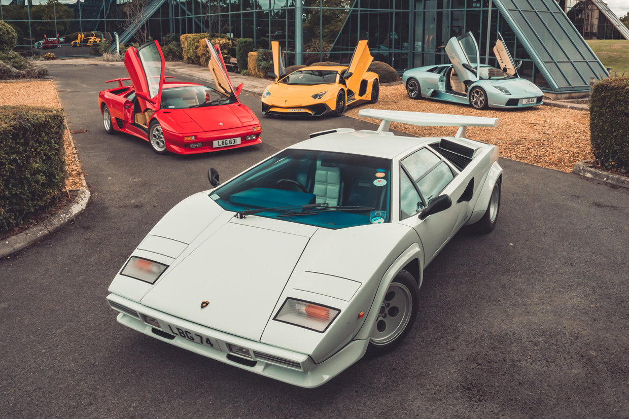 Classic-&-Sports-Car-Lamborghini-Countac
