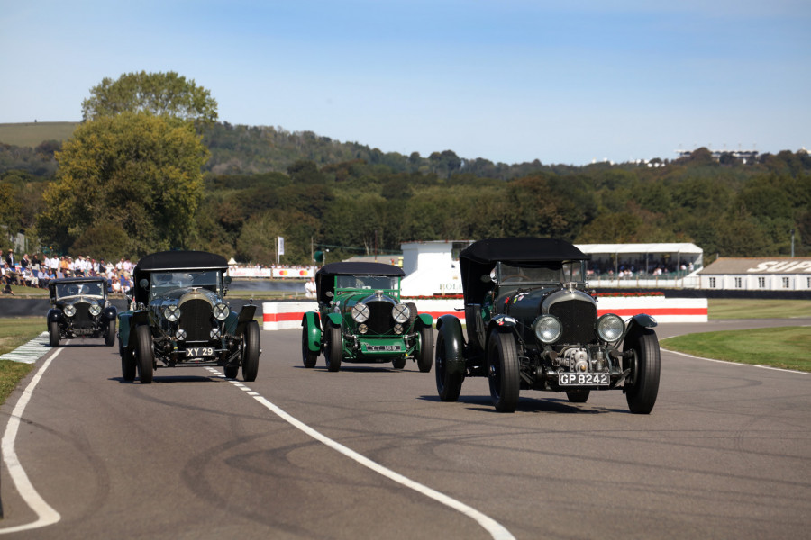 Classic & Sports Car – Goodwood Revival day three: Cobras star in TT thriller