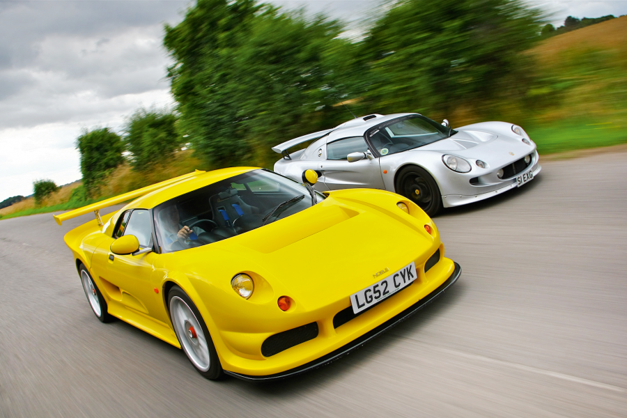 Classic & Sports Car - Flyweight driving icons: Lotus Exige vs Noble M12