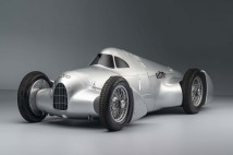 Classic & Sports Car – Audi’s V16-powered record-breaker is back