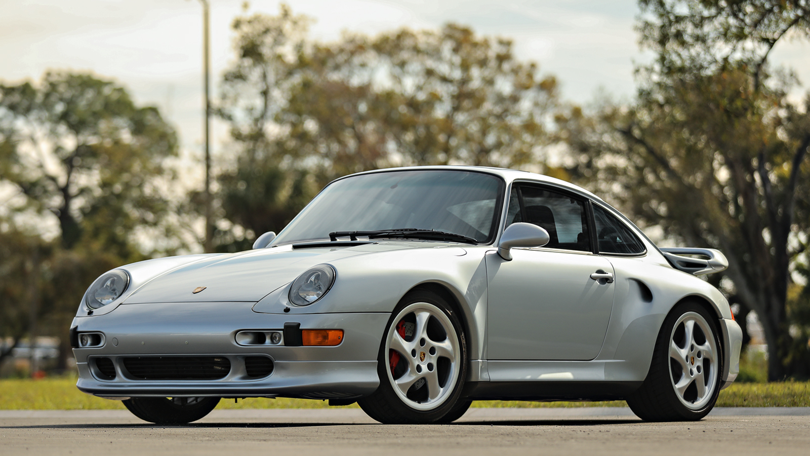 An amazing collection of 12 Porsche supercars