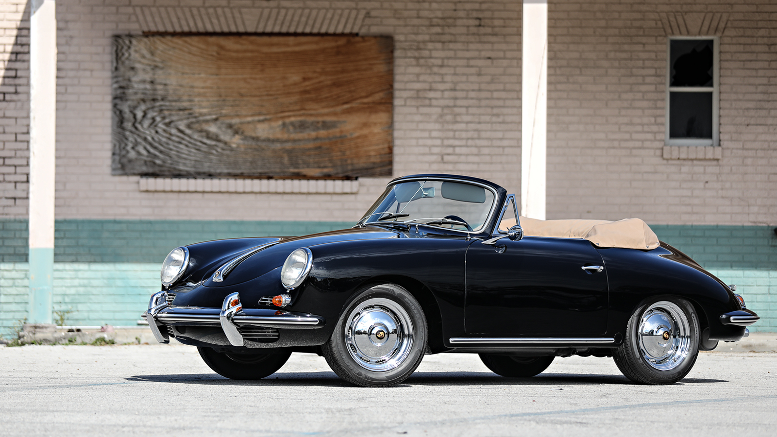 An amazing collection of 12 Porsche supercars