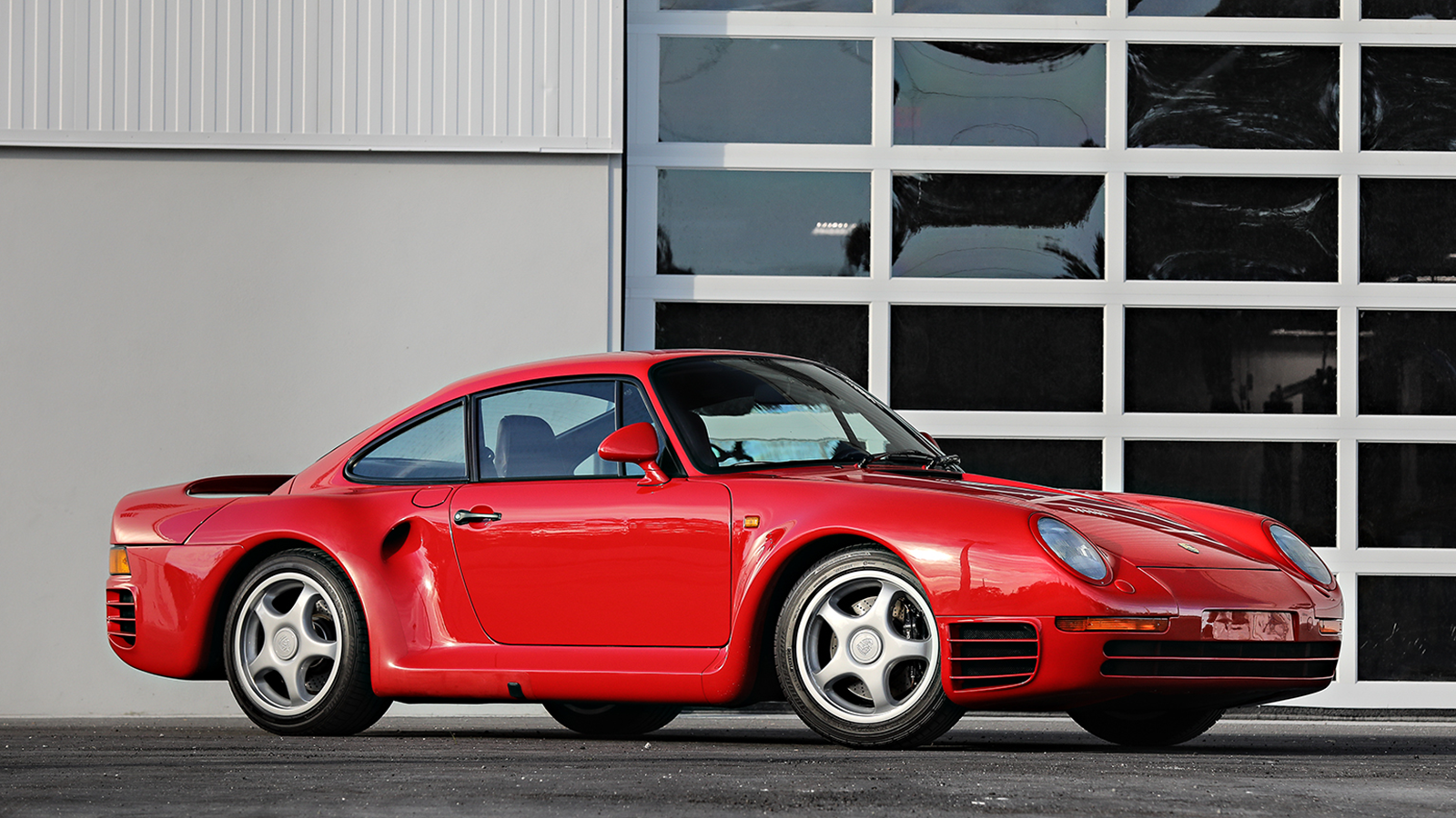 An amazing collection of 12 Porsche supercars