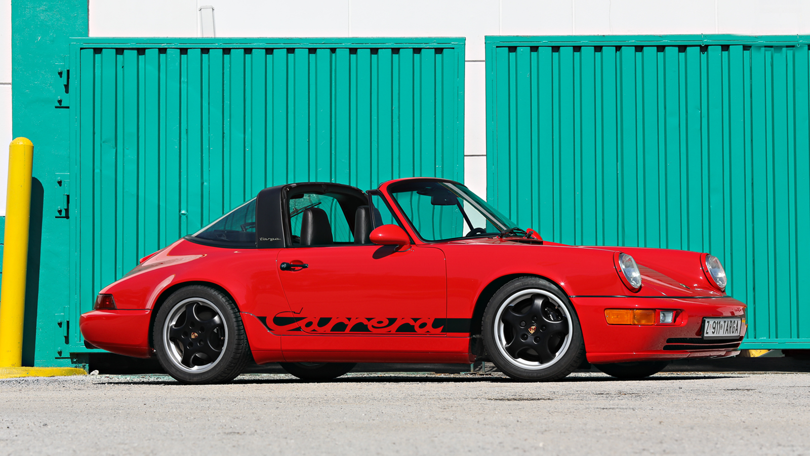 An amazing collection of 12 Porsche supercars