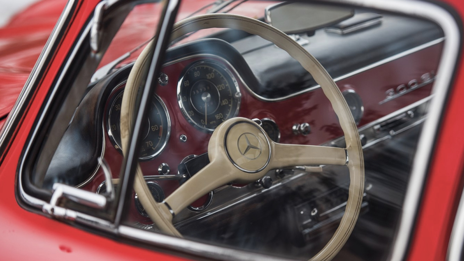 Museum-fresh Mercedes 300 SL Gullwing to sell for charity