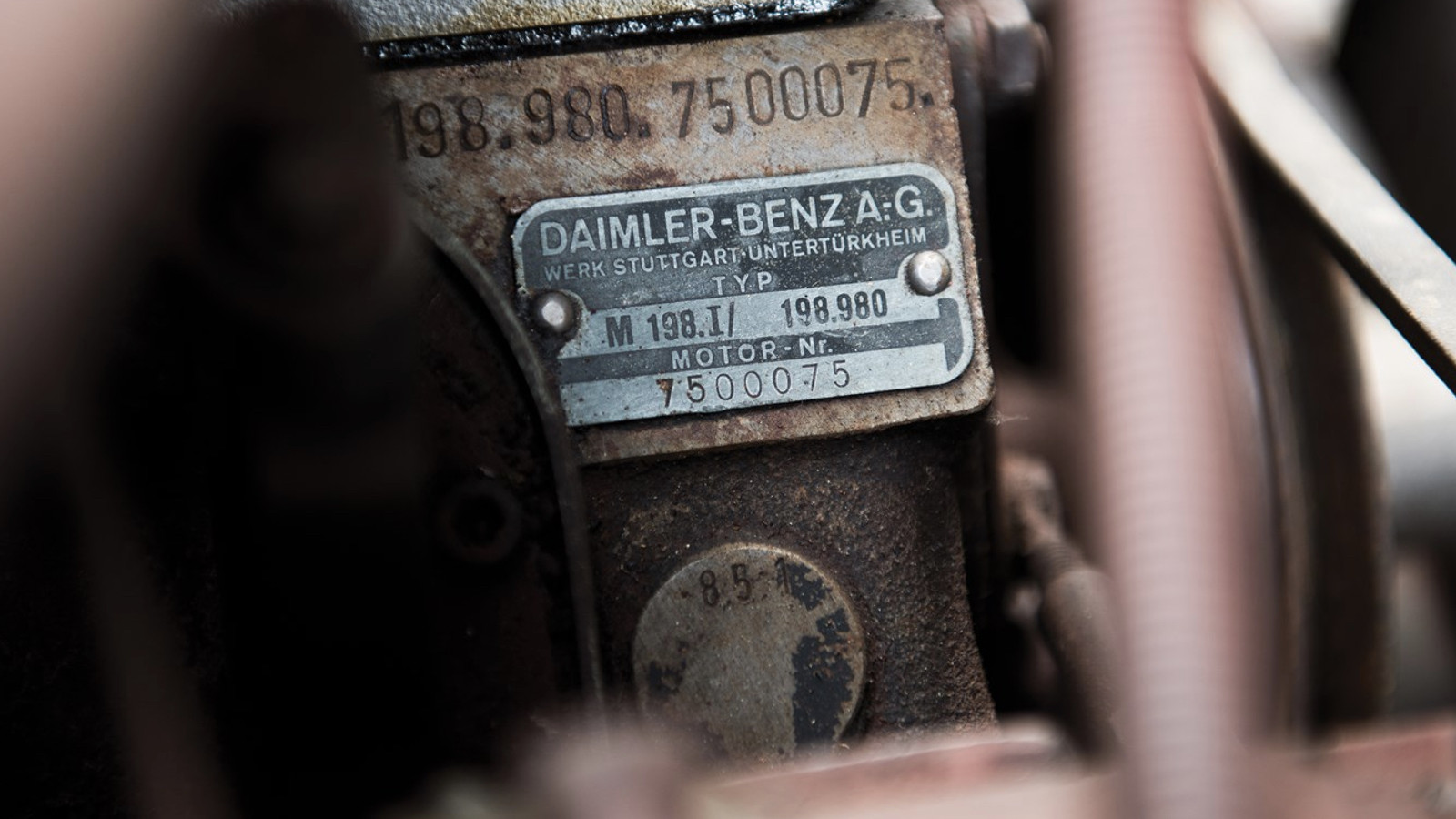 Museum-fresh Mercedes 300 SL Gullwing to sell for charity