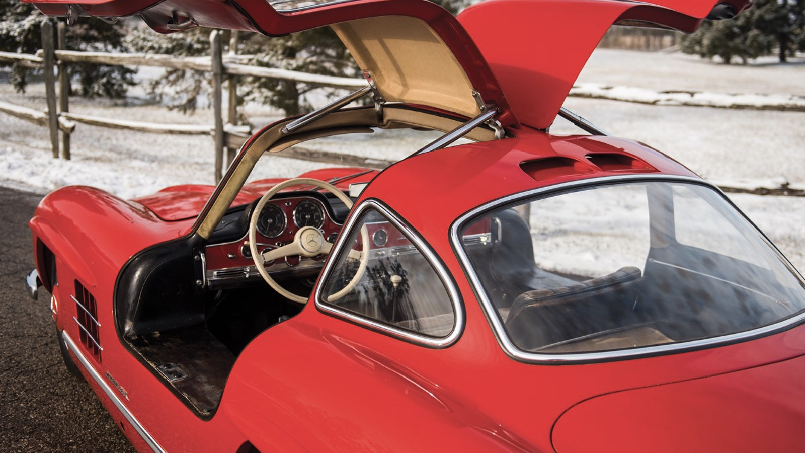 Museum-fresh Mercedes 300 SL Gullwing to sell for charity