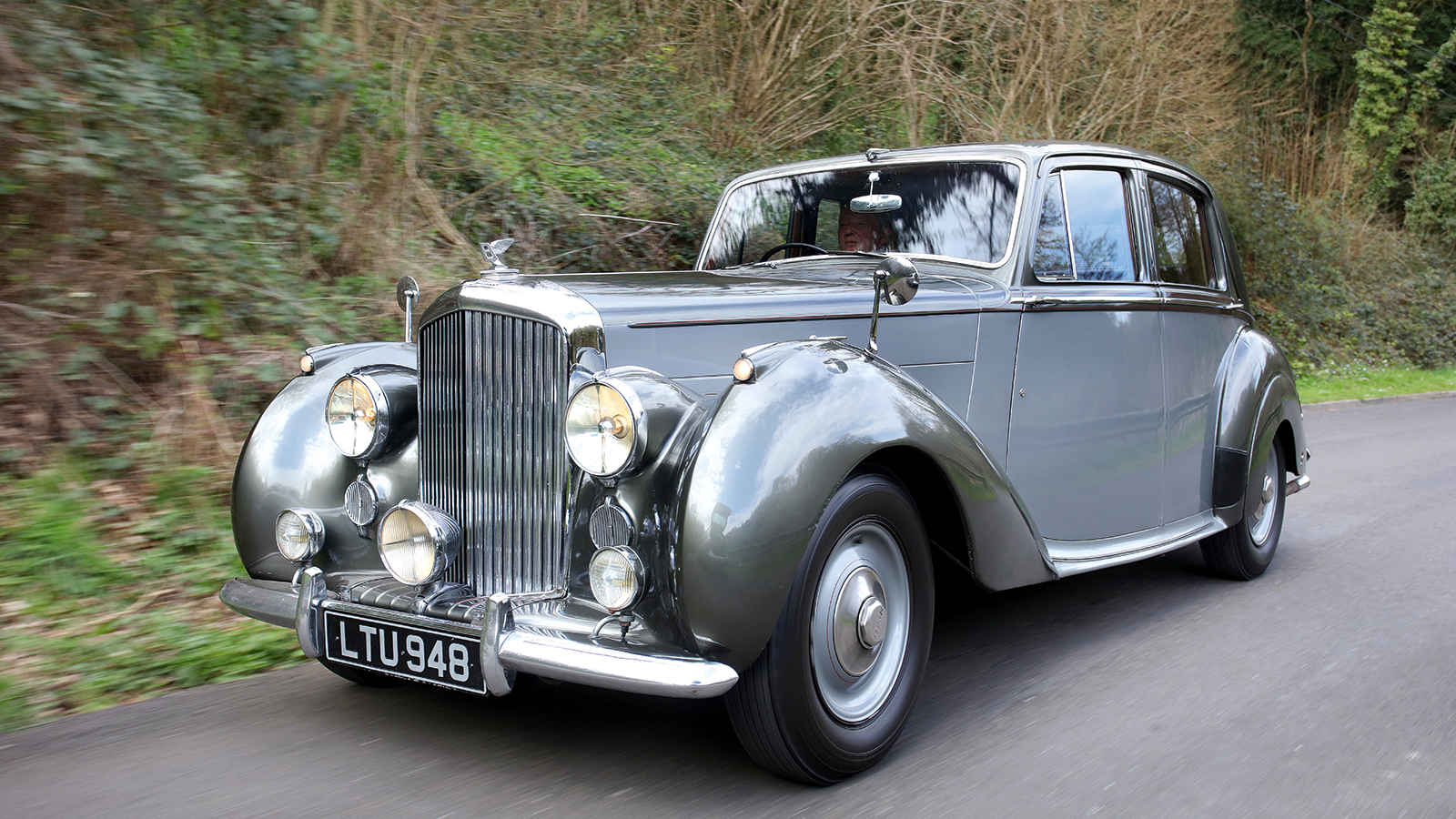Top 10 undervalued classic cars