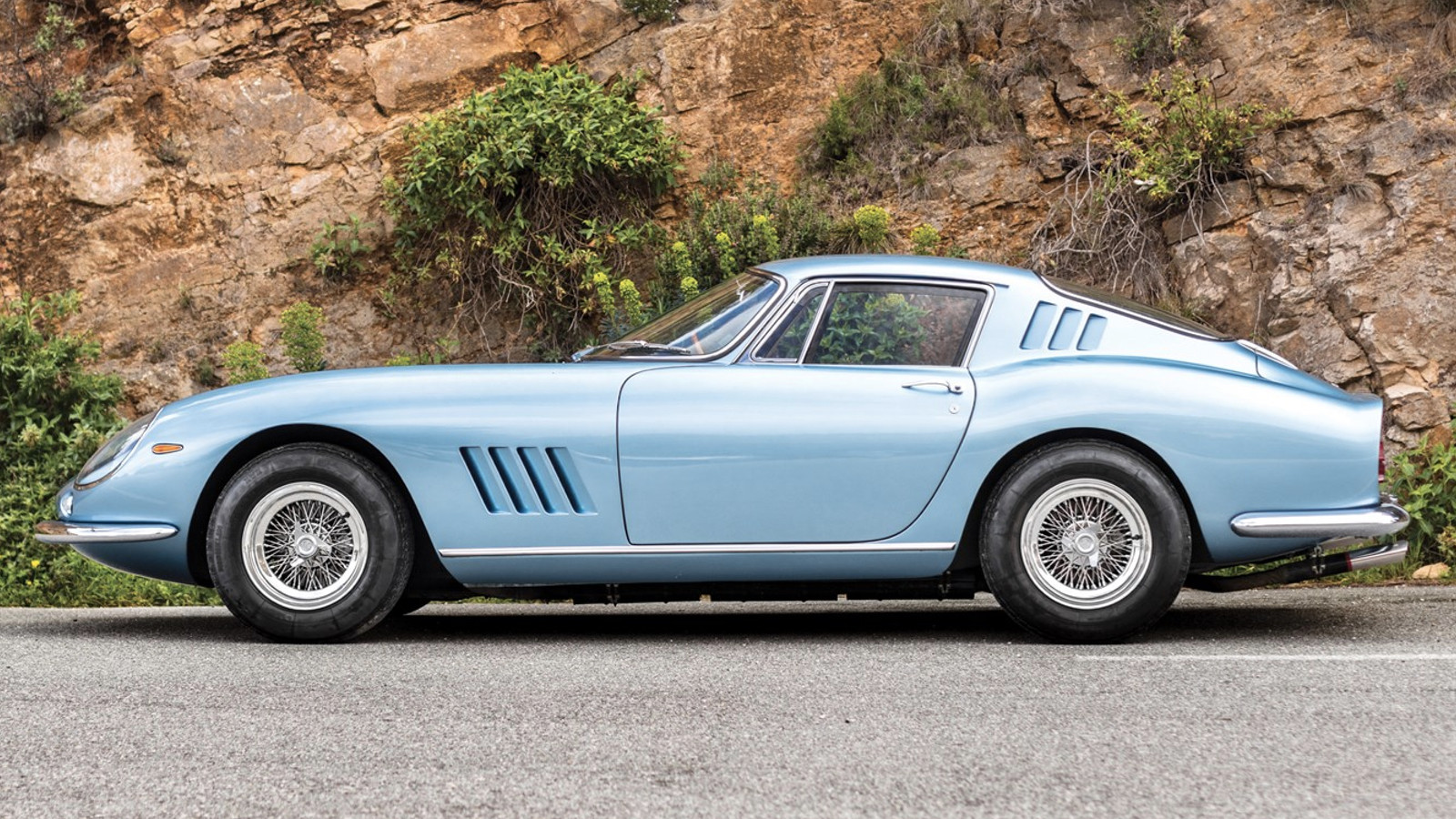Trio of mid-century Ferrari GTs head for Monaco auction