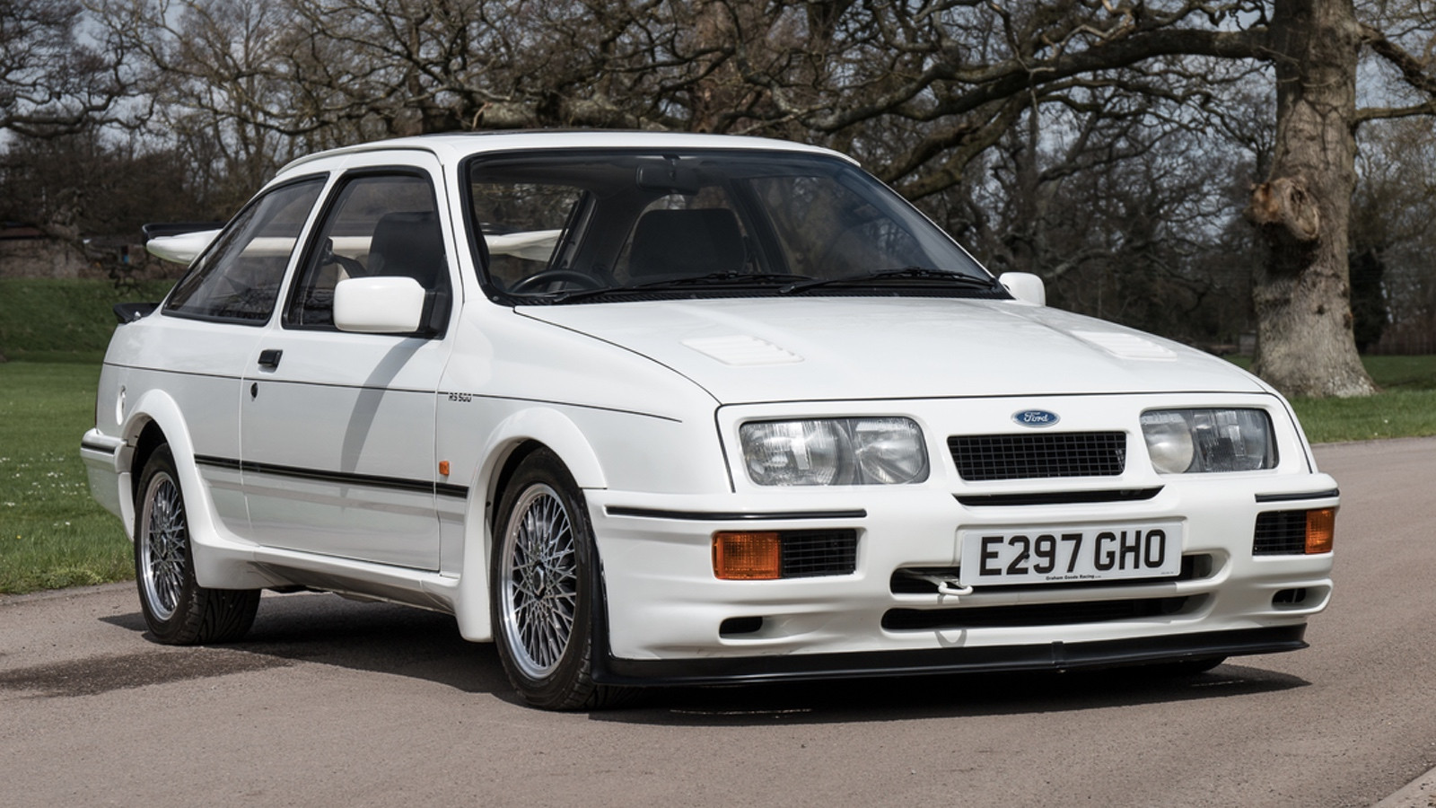 Ex-Mike Hailwood sports car leads £2.5m Silverstone auction