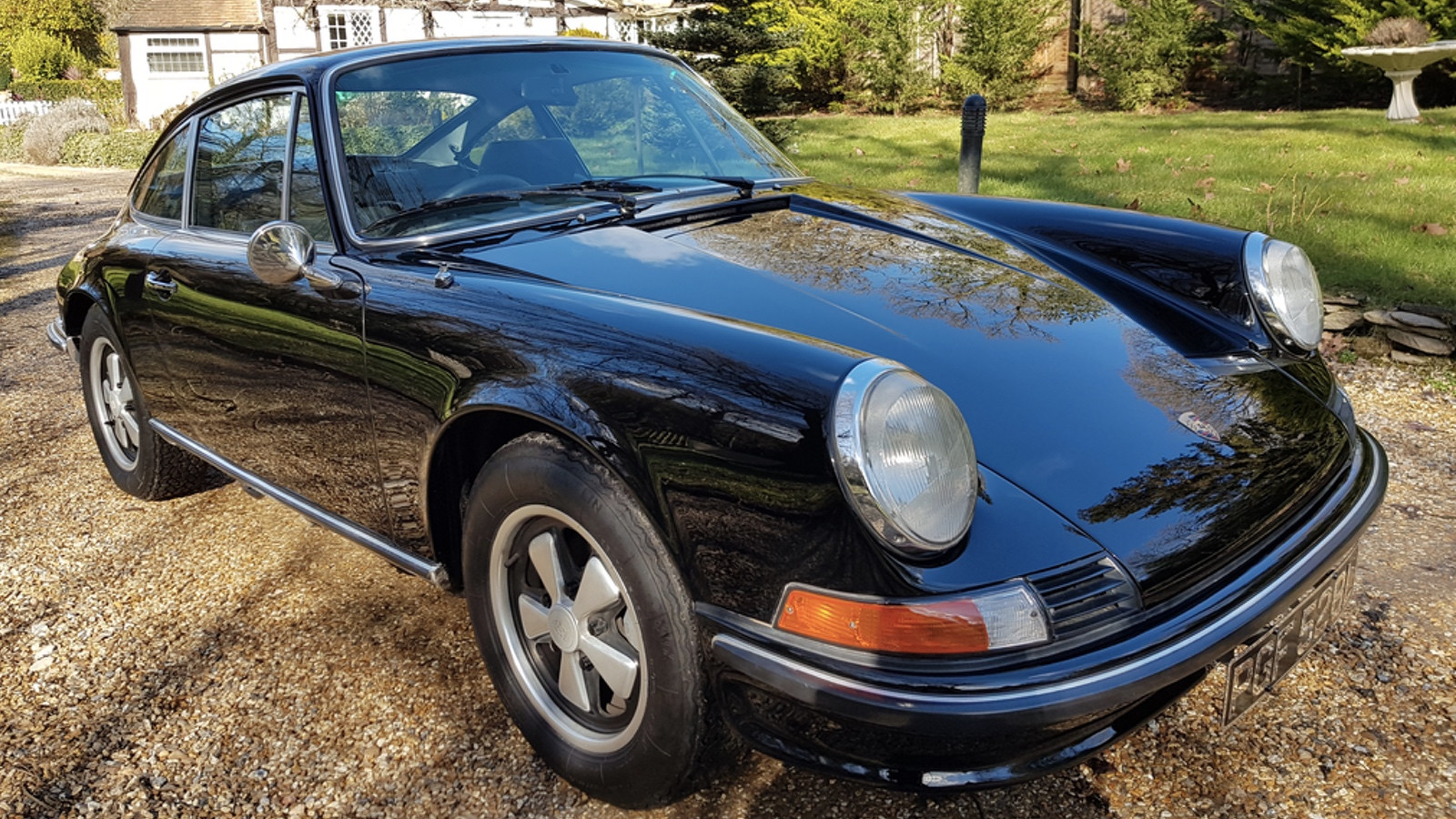 Ex-Mike Hailwood sports car leads £2.5m Silverstone auction