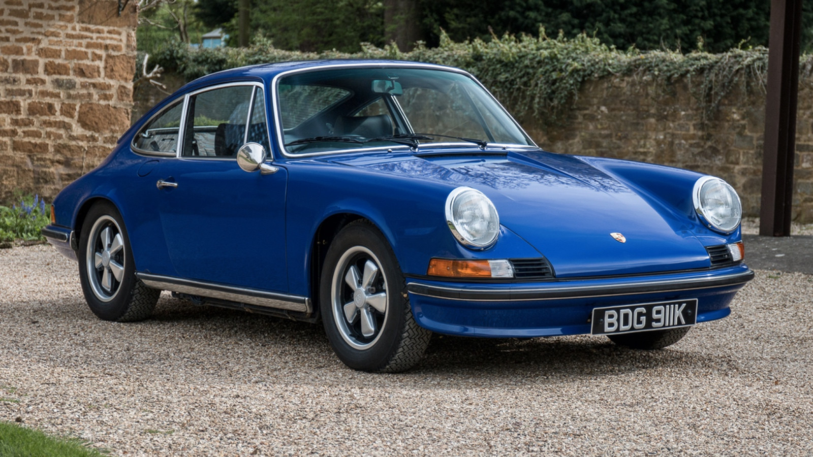Ex-Mike Hailwood sports car leads £2.5m Silverstone auction