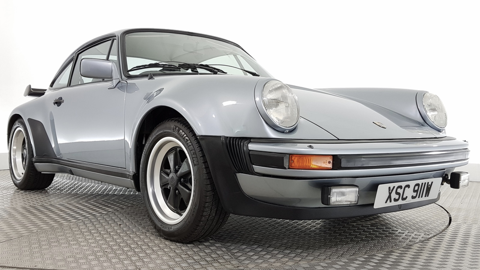 Ex-Mike Hailwood sports car leads £2.5m Silverstone auction