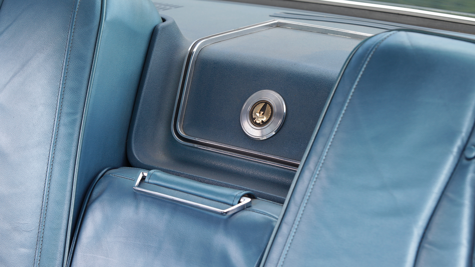 This ‘60s barge was the perfect mobile office