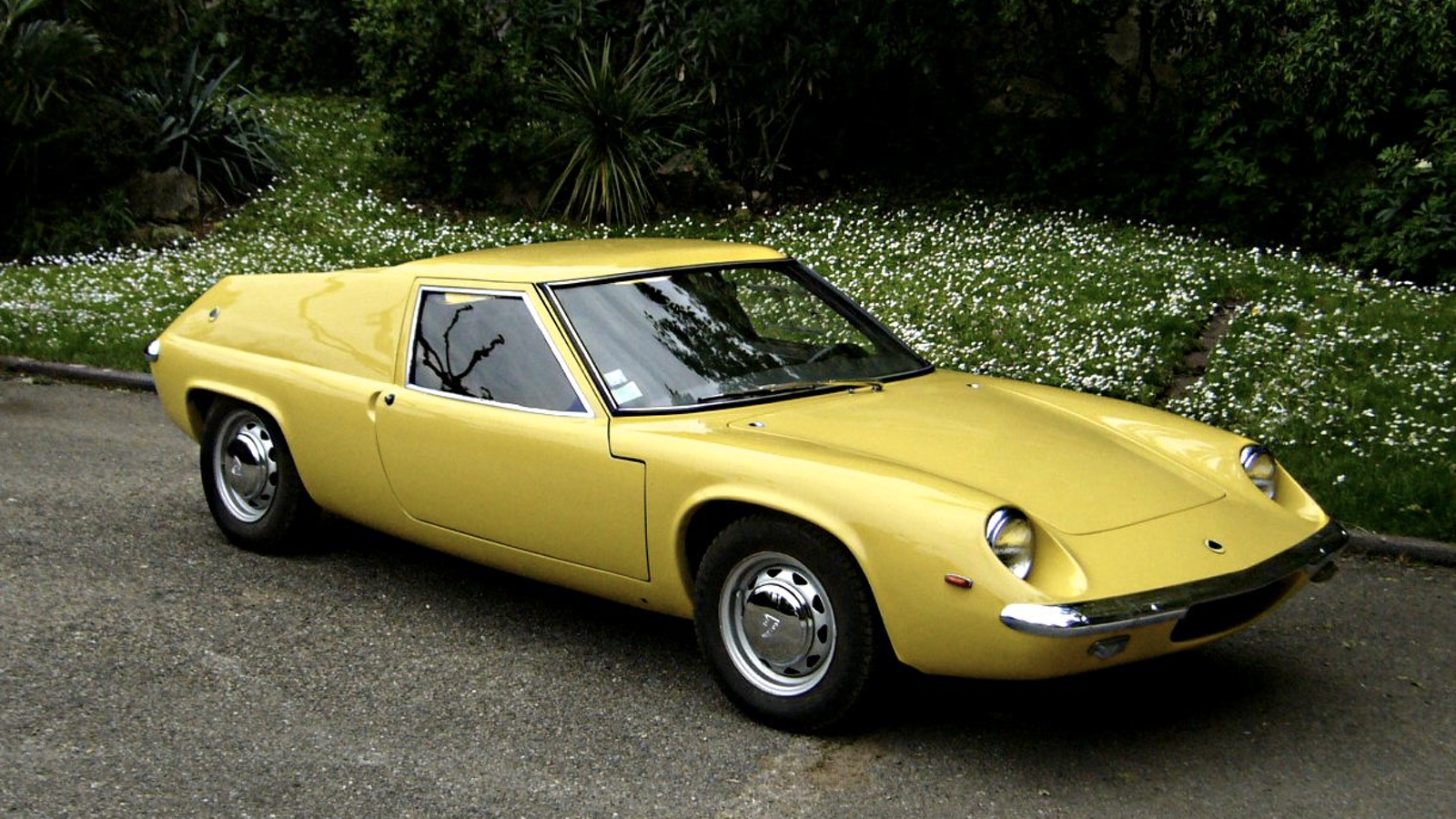 10 right-hand drive cars that were flawed by design