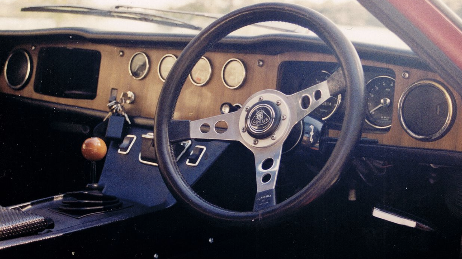 10 right-hand drive cars that were flawed by design