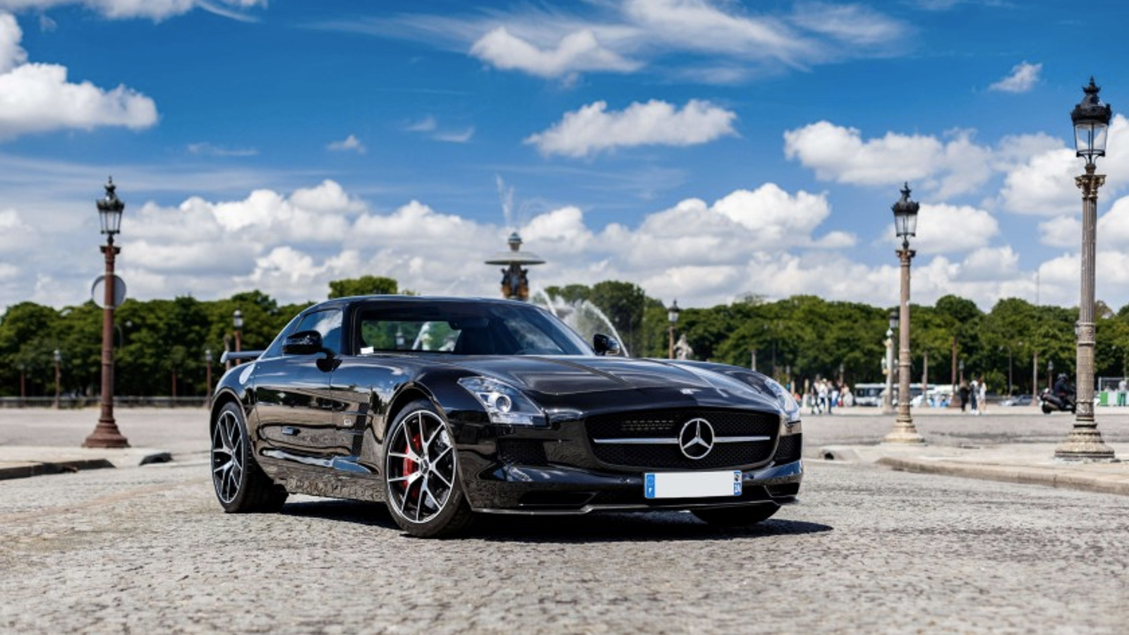 Pair of rare Mercedes leads €12.6m Le Mans Classic auction