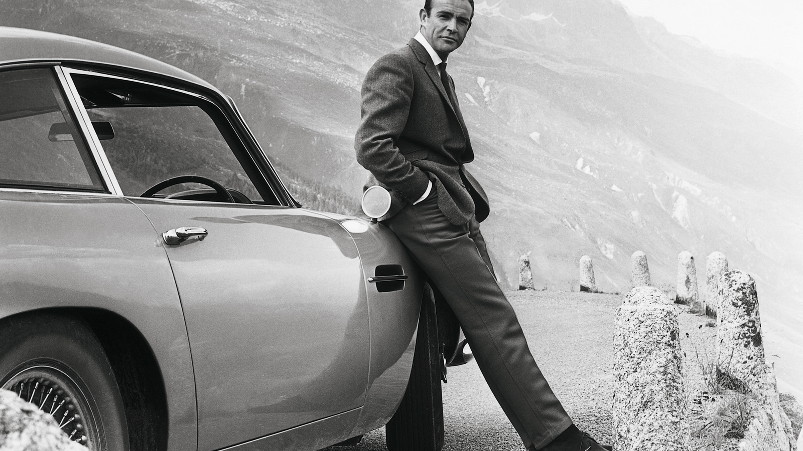 Aston Martin to build 25 new Goldfinger DB5s