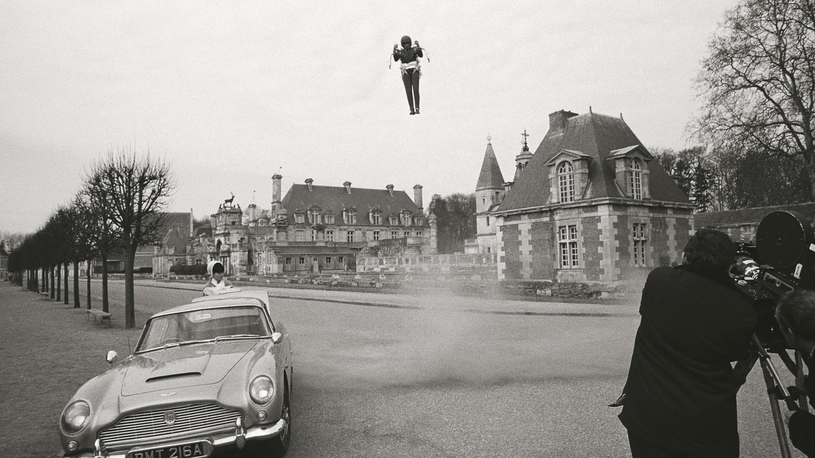 Aston Martin to build 25 new Goldfinger DB5s