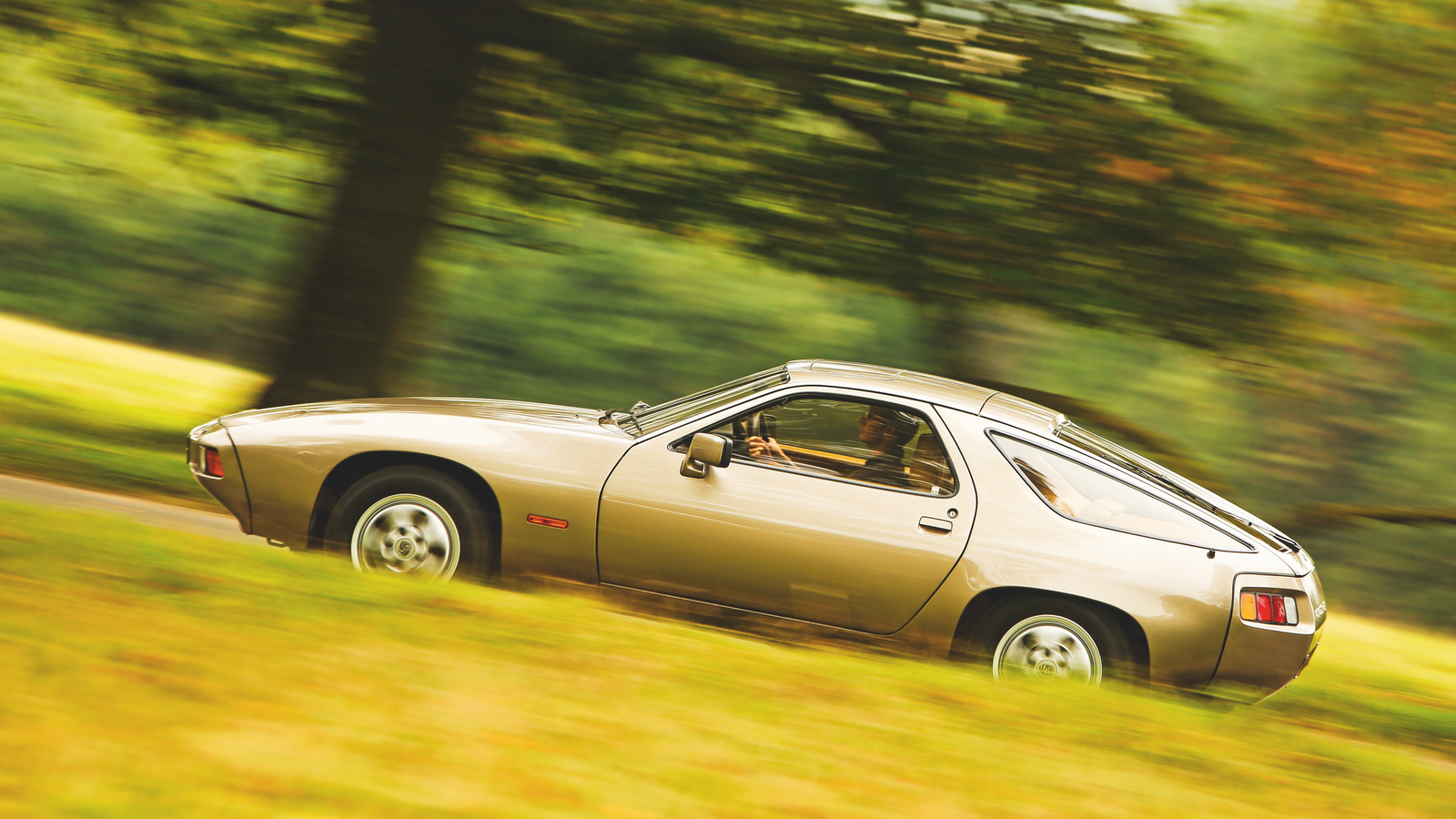 Sports cars for the family: classic GTs with four seats