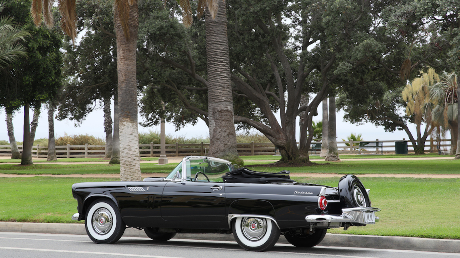 Marilyn Monroe’s Ford Thunderbird heads to auction for the first time ever
