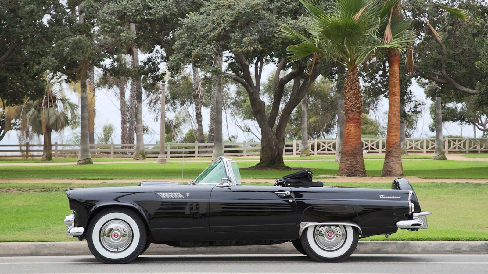 Marilyn Monroe’s Ford Thunderbird heads to auction for the first time ever