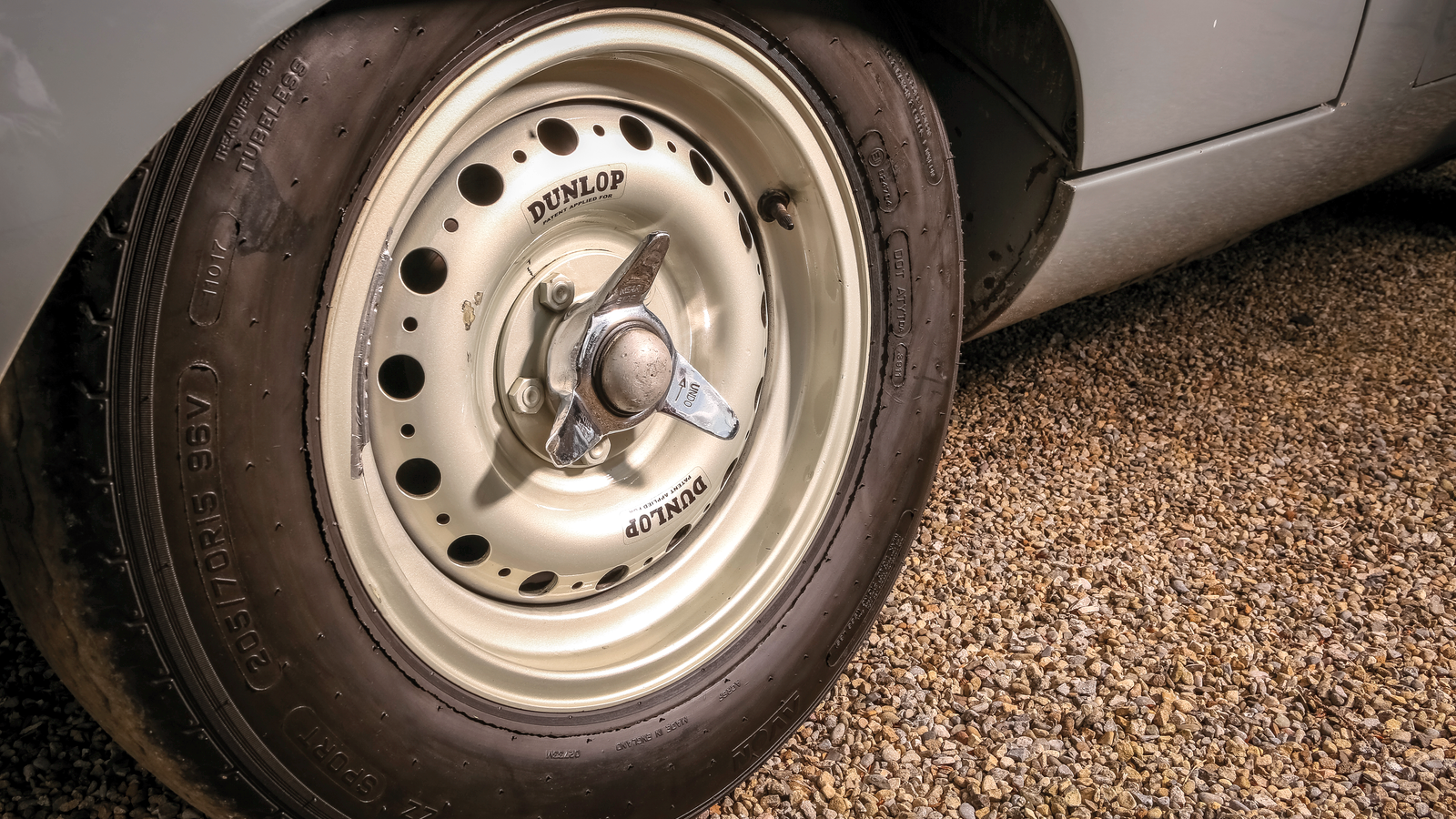 Meet the bespoke E-type racer built for the road