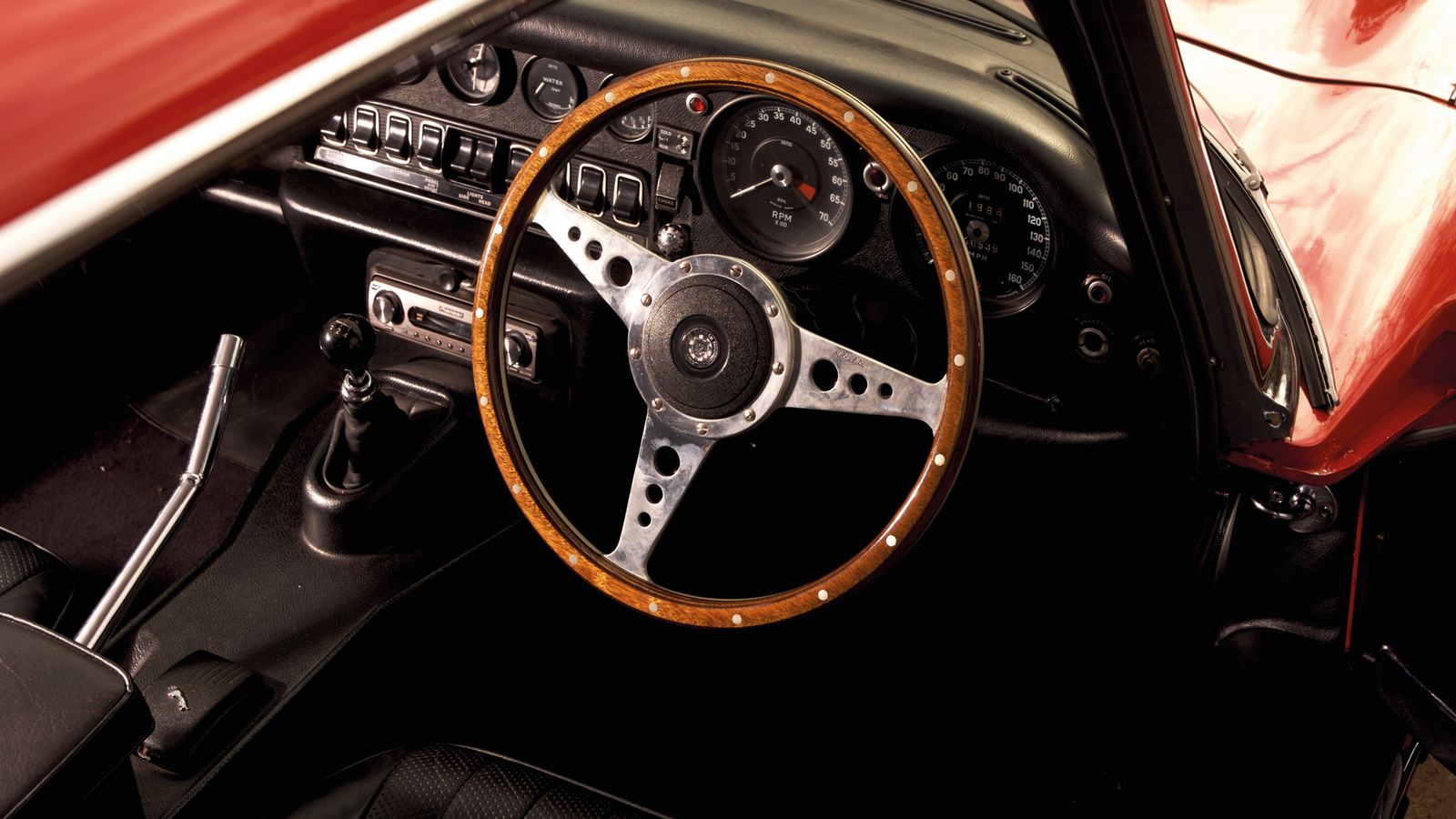 Sports cars for the family: classic GTs with four seats