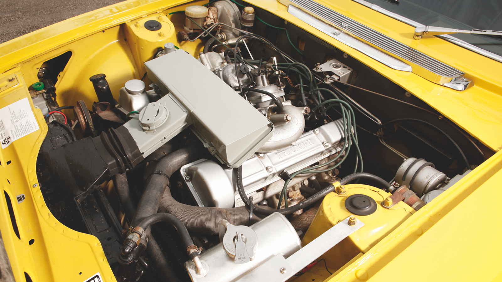 Sports cars for the family: classic GTs with four seats