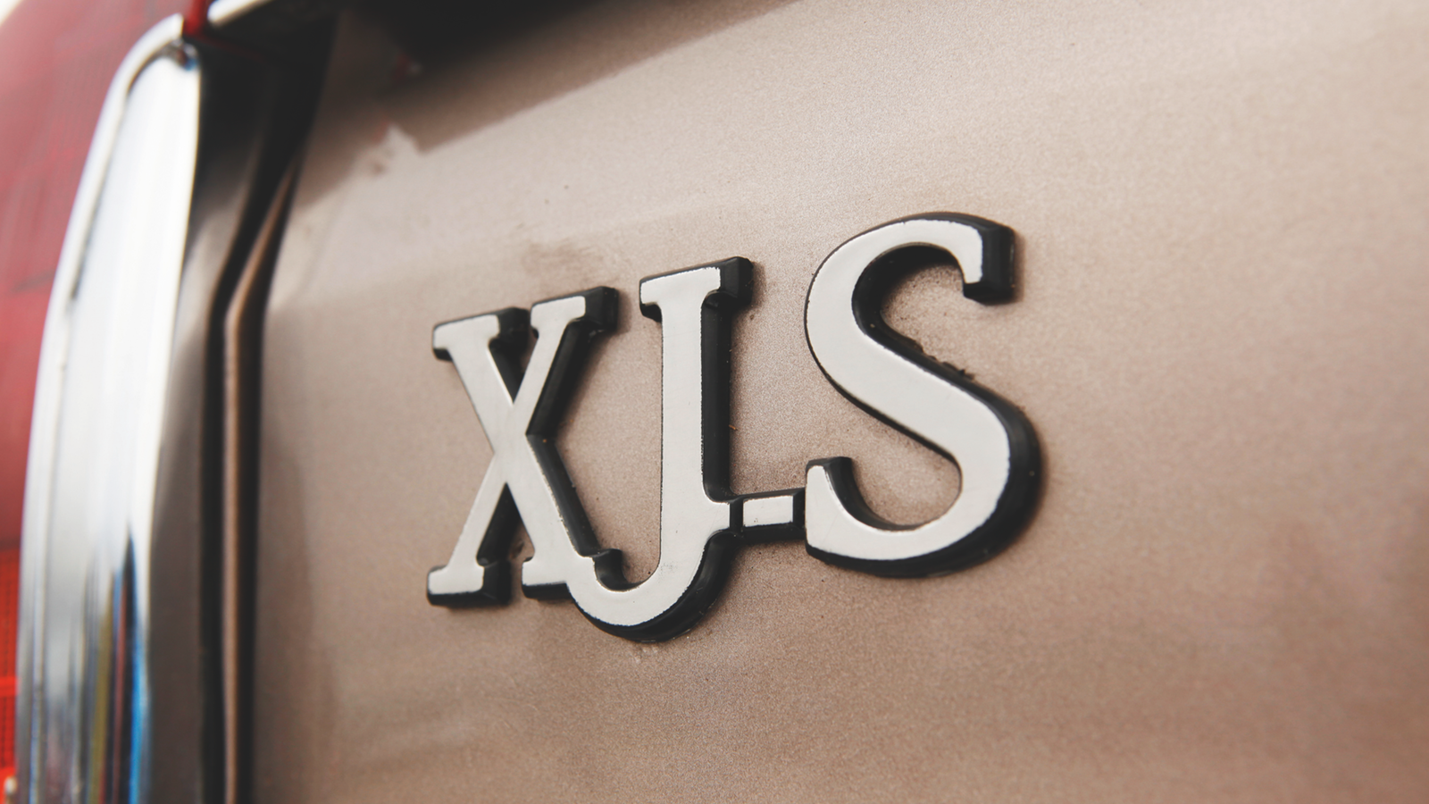 Sports cars for the family: classic GTs with four seats