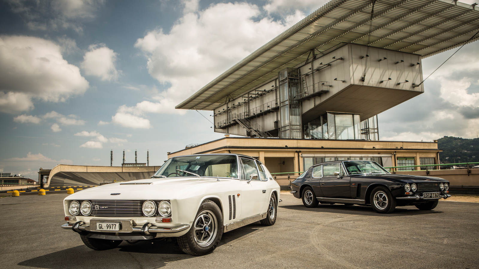 Famous car makes that no longer exist