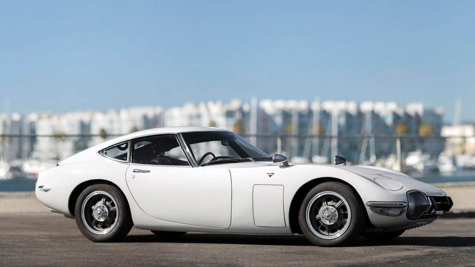 Fabled Ferrari tops $39.8m Los Angeles auction