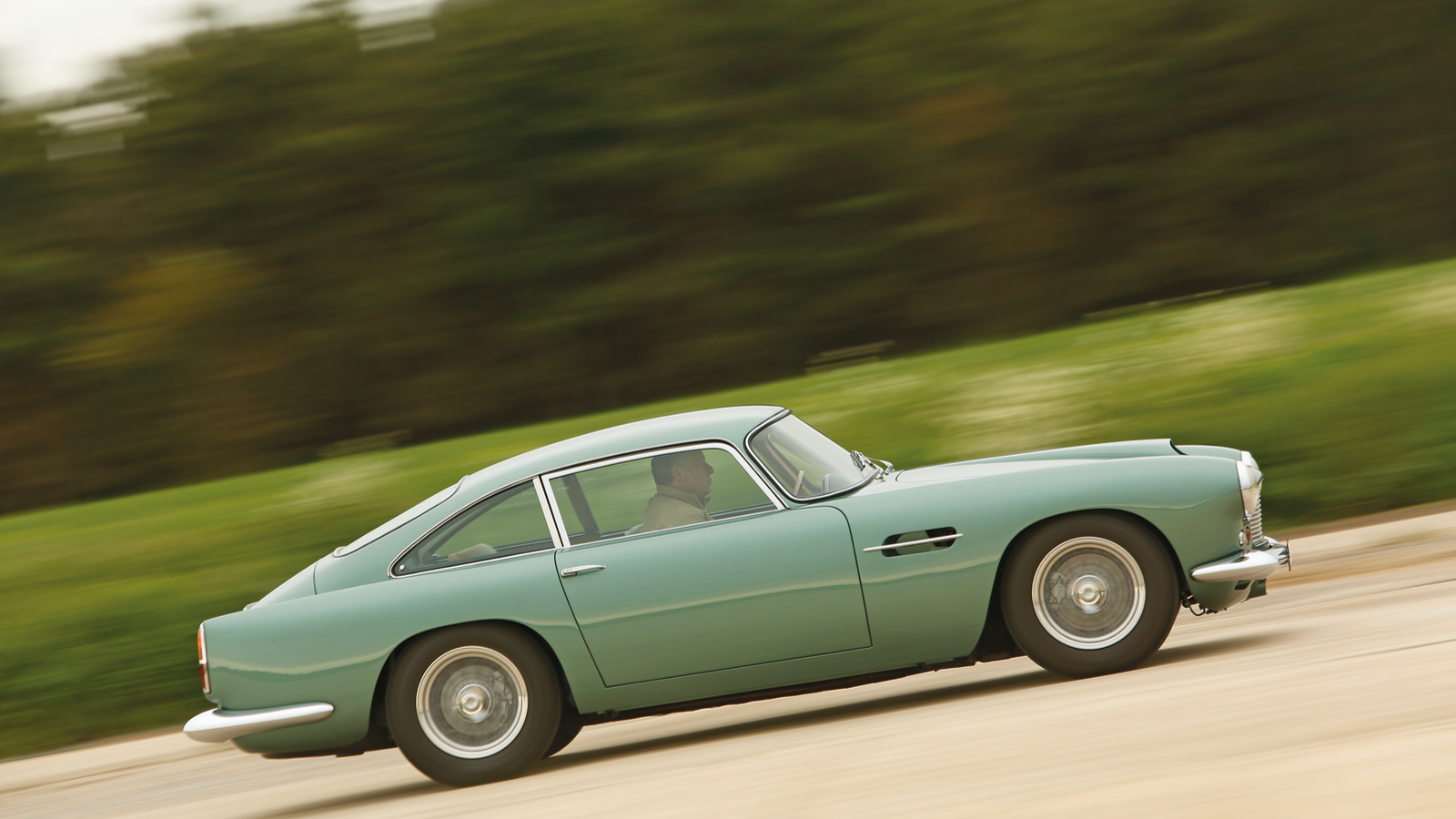 Grandest tourers: Aston Martin DB4 vs Maserati 3500GT