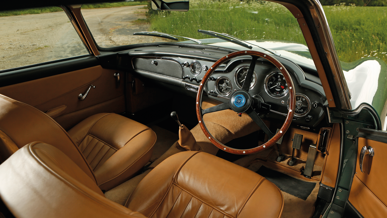 Grandest tourers: Aston Martin DB4 vs Maserati 3500GT