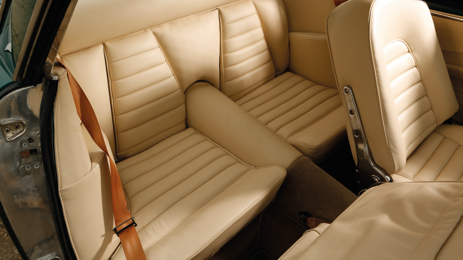 Grandest tourers: Aston Martin DB4 vs Maserati 3500GT