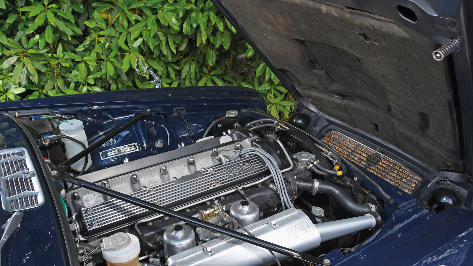 Driving the Jaguar XJ, 50 years after its launch