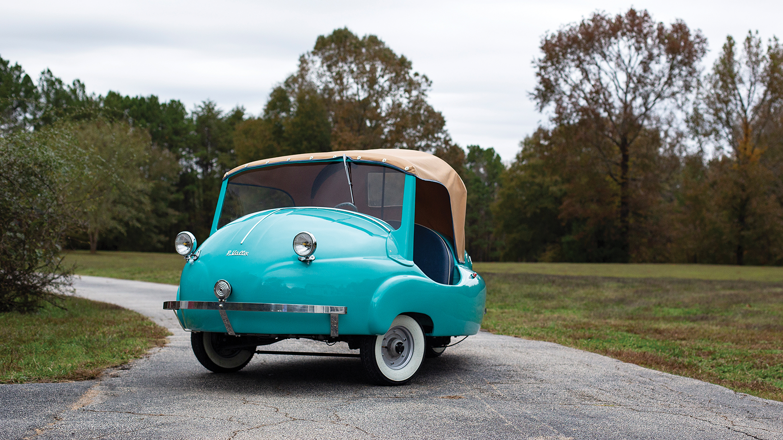 Fabled Ferrari tops $39.8m Los Angeles auction