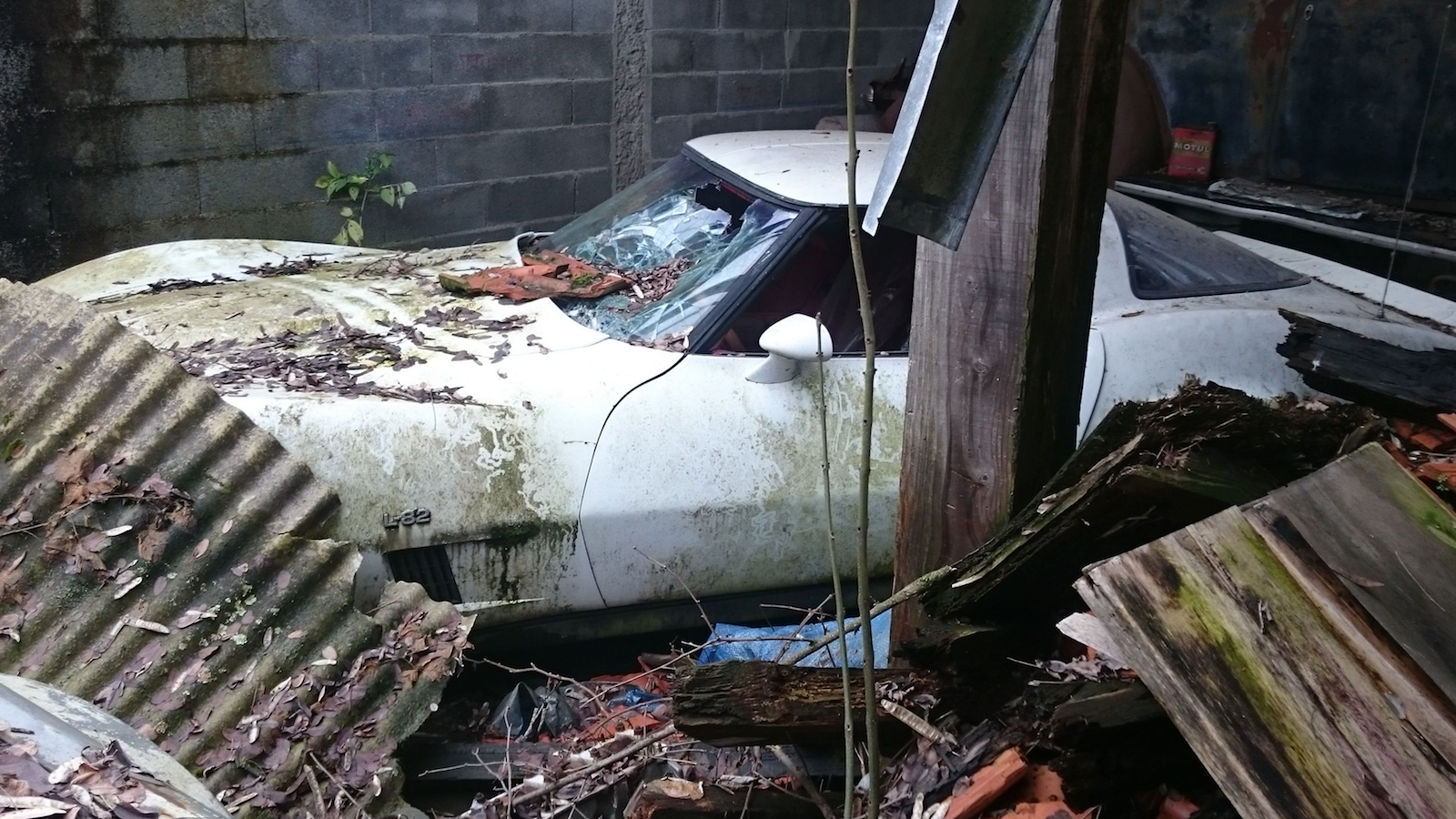 Barn-find Lamborghini sells for nearly £500k