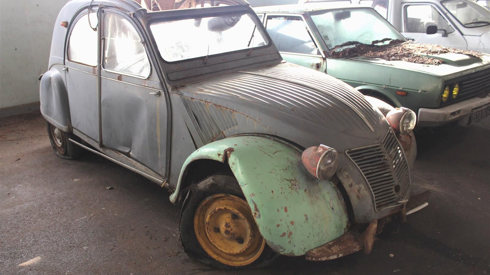 81 dusty classics unearthed in bumper French barn-find