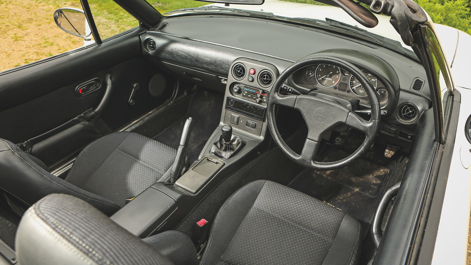 Mazda MX-5 - Rebirth of the Classic Roadster in the 1990s