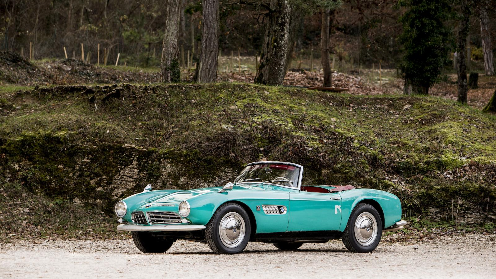 32 million-pound motors up for grabs at Retromobile