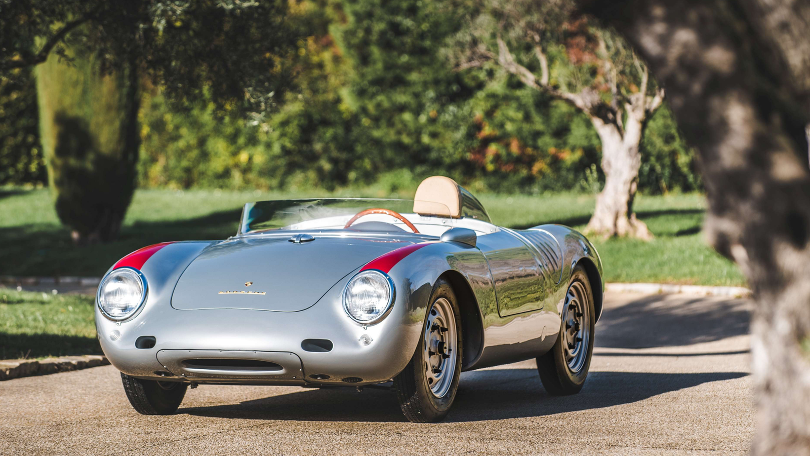 32 million-pound motors up for grabs at Retromobile
