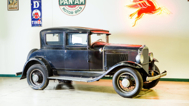 The treasures of the Tupelo Automobile Museum are up for auction