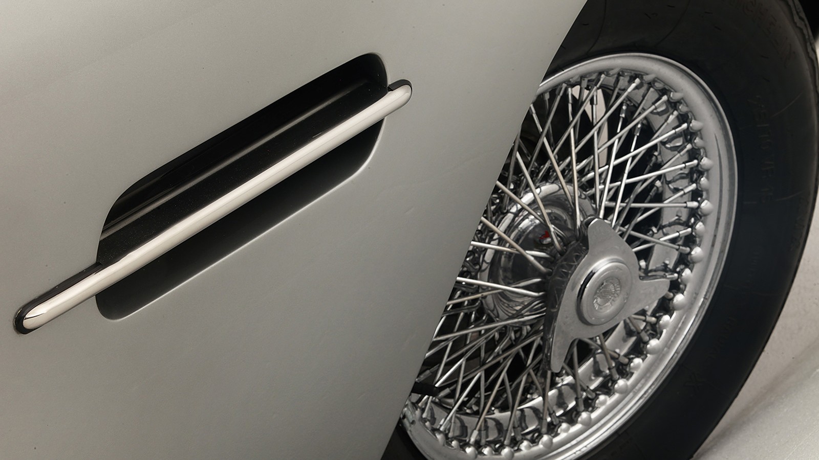 Aston Martin side vents