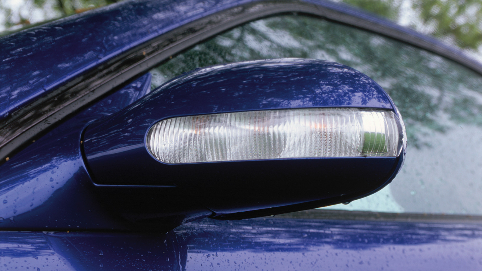 Indicators in mirrors