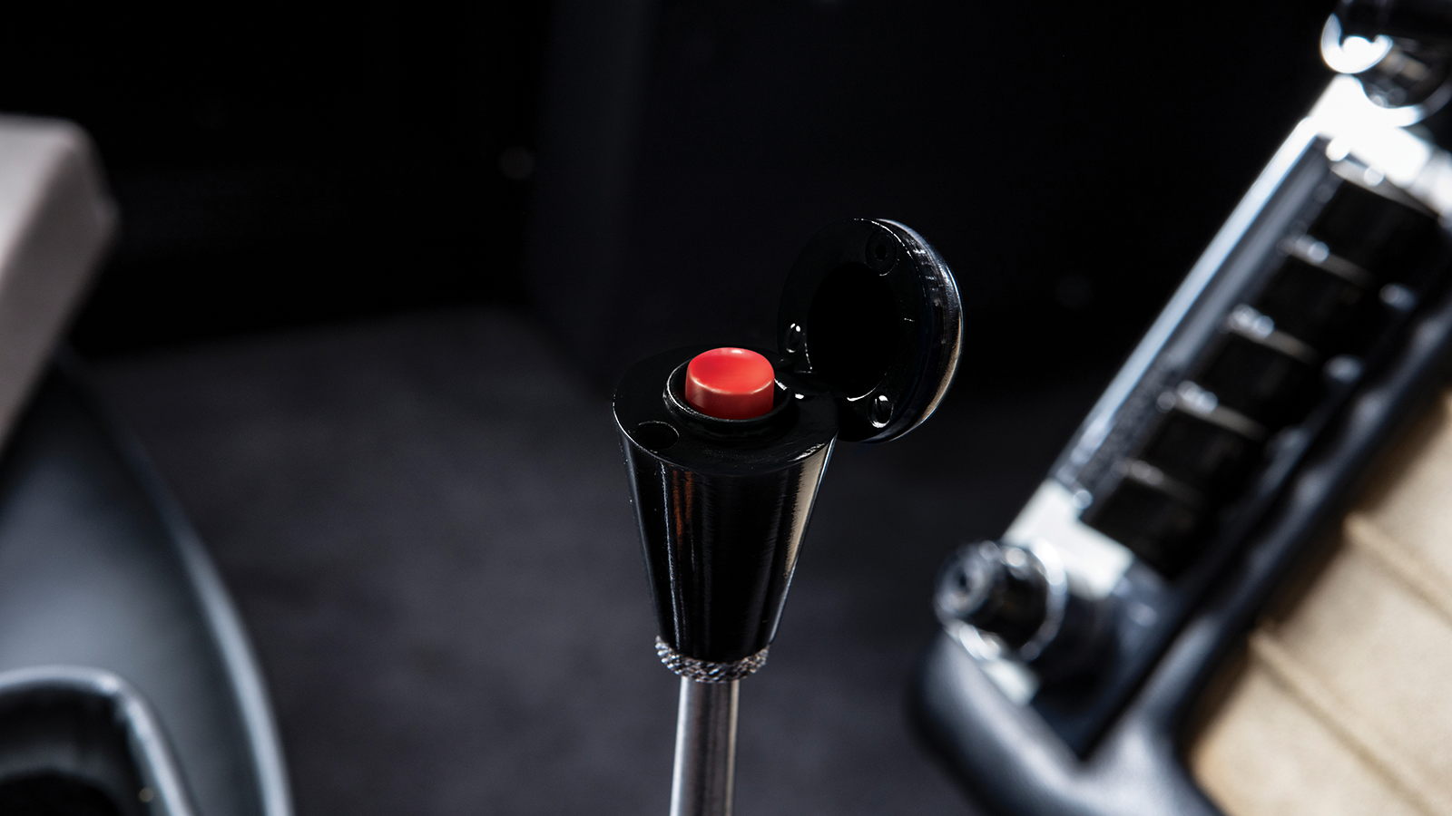 Bond DB5 sells for $6m at auction