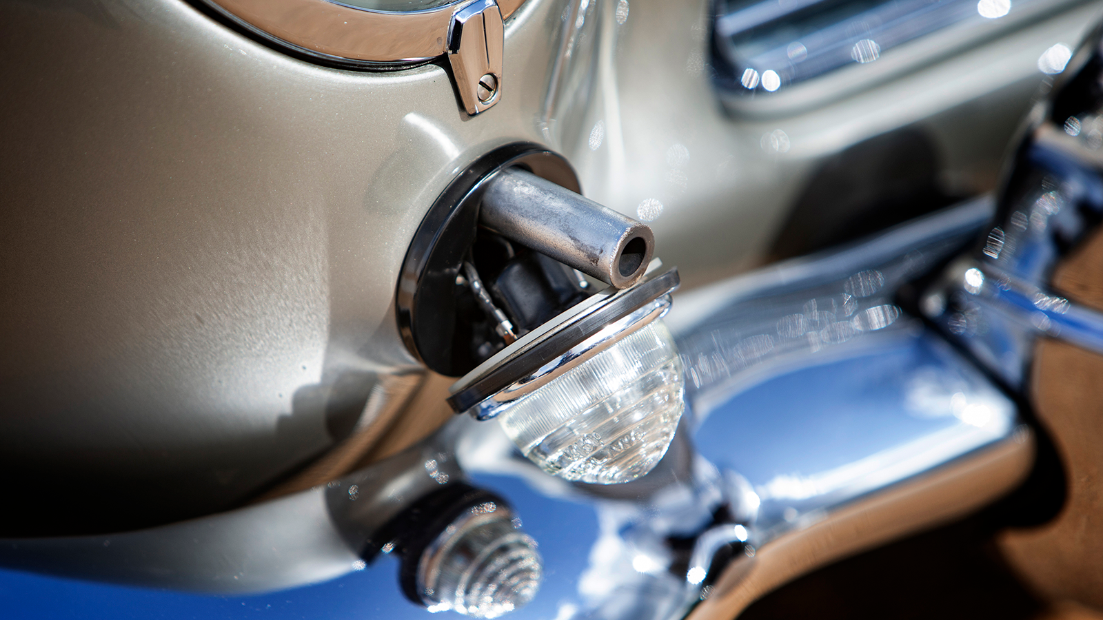 Bond DB5 sells for $6m at auction