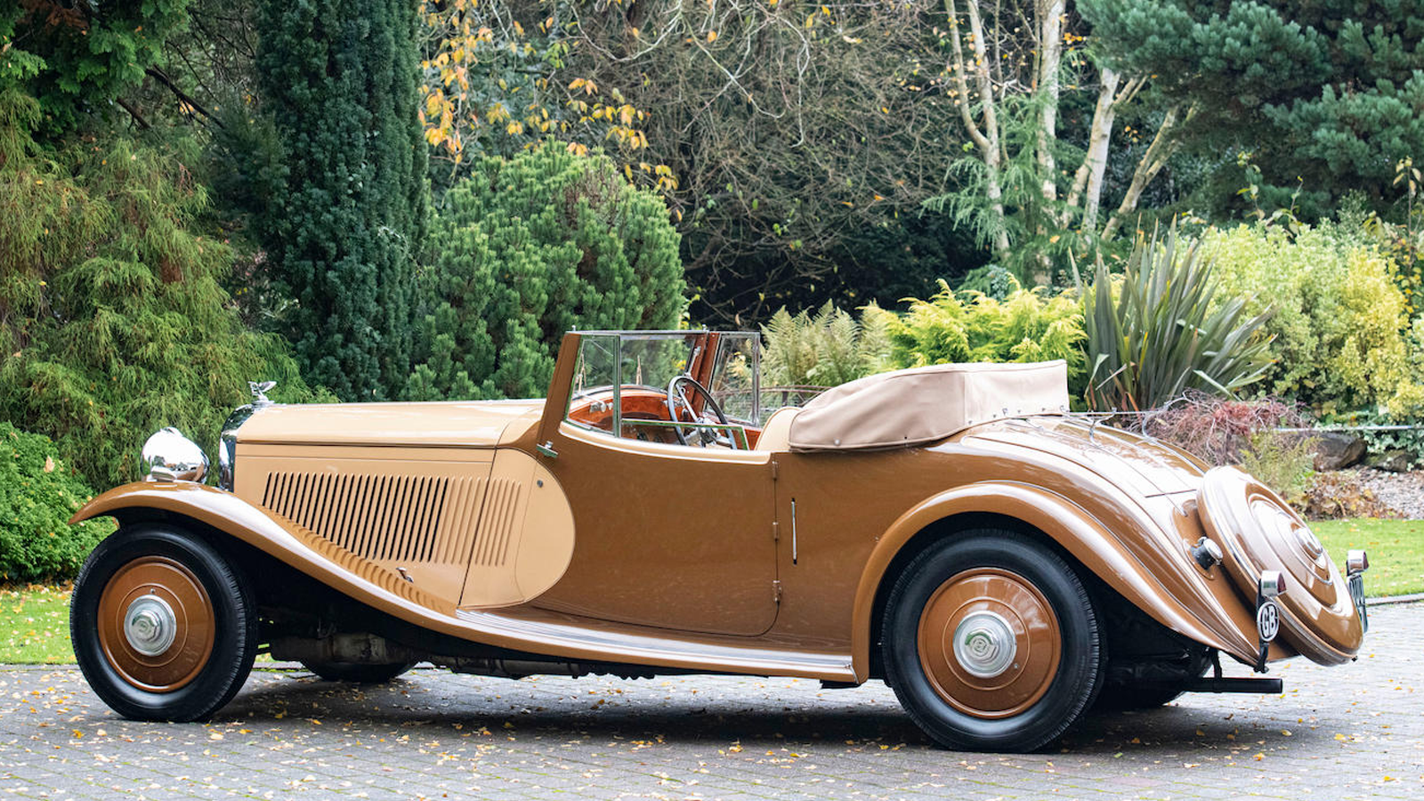 ‘Missing’ Aston Martin leads Bonhams’ Bond Street sale